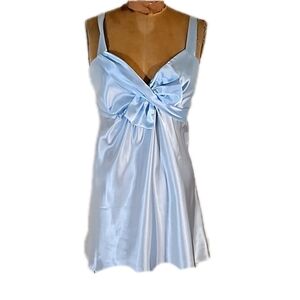 FLORA NIKROOZ Blue Satin Short Chemise. SZ LARGE